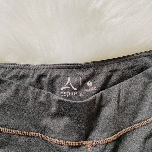 Aspire Cropped Grey Leggings Activewear size Small - Picture 3 of 5